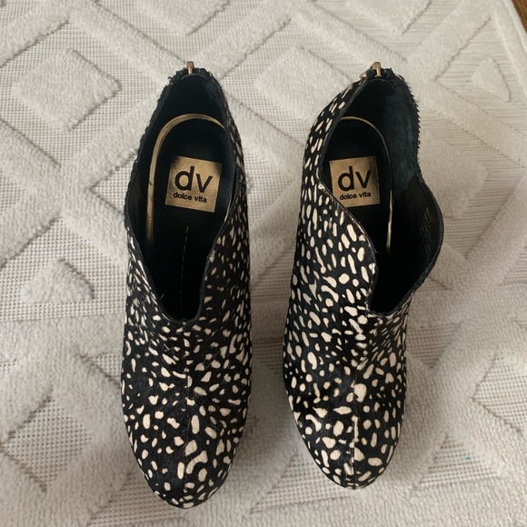 Dolce Vita nisha blk & white calf fur booties - Picture 5 of 7
